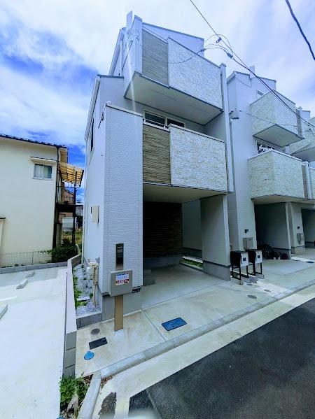 横浜市神奈川区白幡南町の貸家