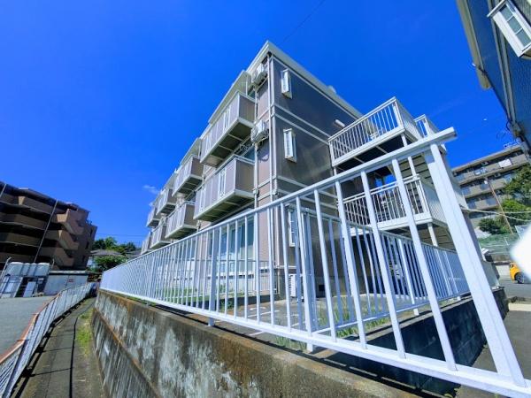 横浜市神奈川区神大寺３丁目のマンション