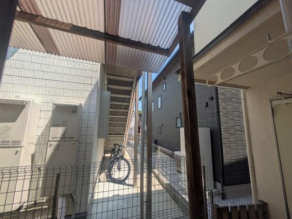 横浜市神奈川区栗田谷のテラスハウス