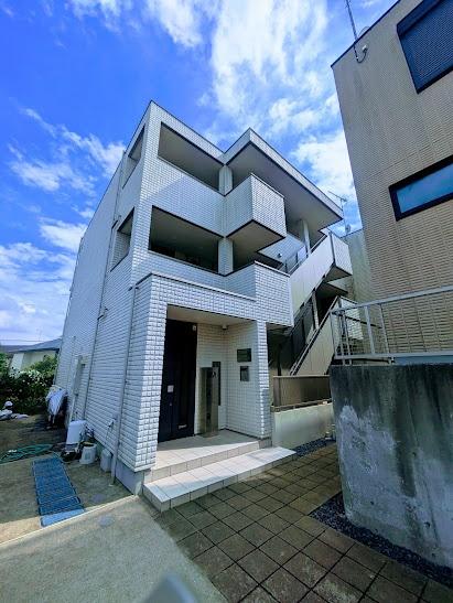 横浜市神奈川区六角橋４丁目のマンション