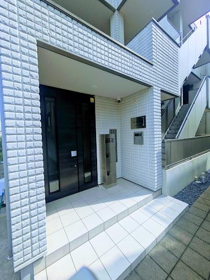 横浜市神奈川区六角橋４丁目のマンション