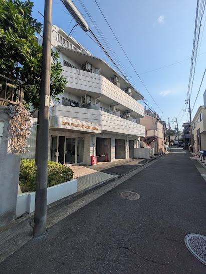 横浜市神奈川区三枚町のマンション