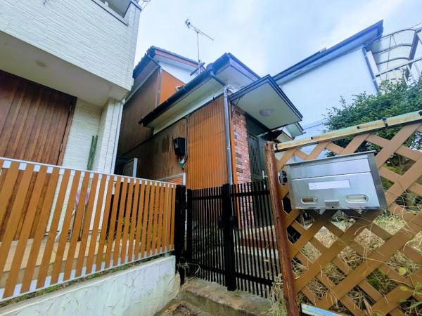 南区六ッ川三丁目貸家