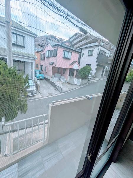 横浜市南区六ツ川３丁目のテラスハウス