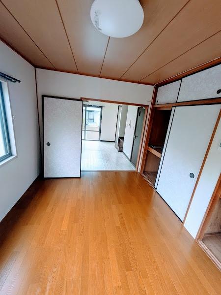 横浜市南区六ツ川３丁目のテラスハウス