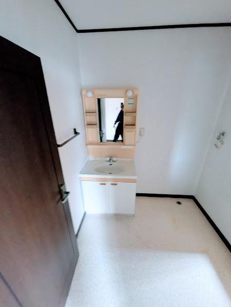 横浜市南区六ツ川３丁目のテラスハウス