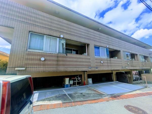 横浜市神奈川区六角橋４丁目のマンション