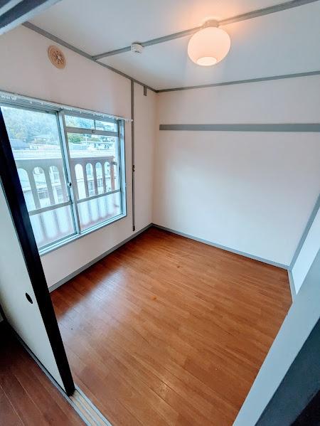 横浜市神奈川区菅田町のマンション