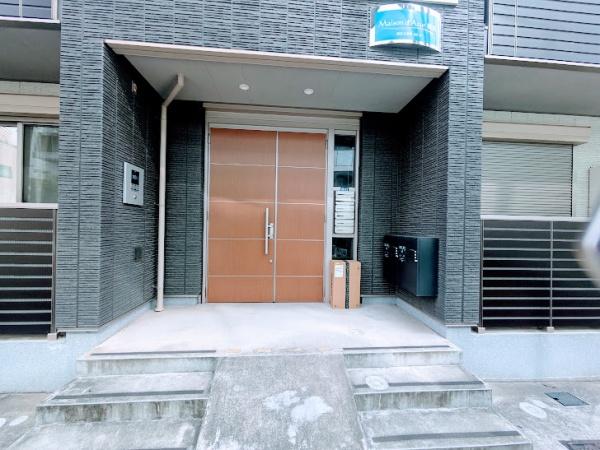横浜市西区久保町のマンション(エントランス)