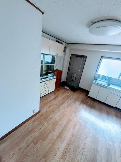 清宮ビル(玄関)