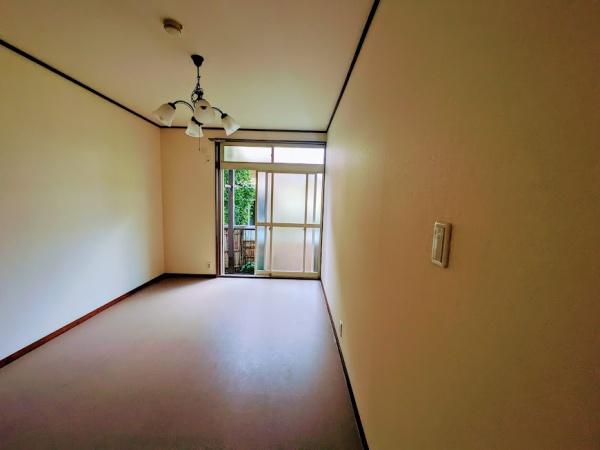 横浜市神奈川区羽沢町のアパート(洋室)
