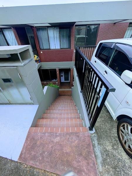 横浜市港北区篠原台町のテラスハウス(エントランス)