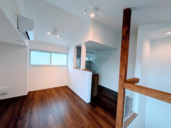 横浜市保土ケ谷区川島町のテラスハウス(リビング)