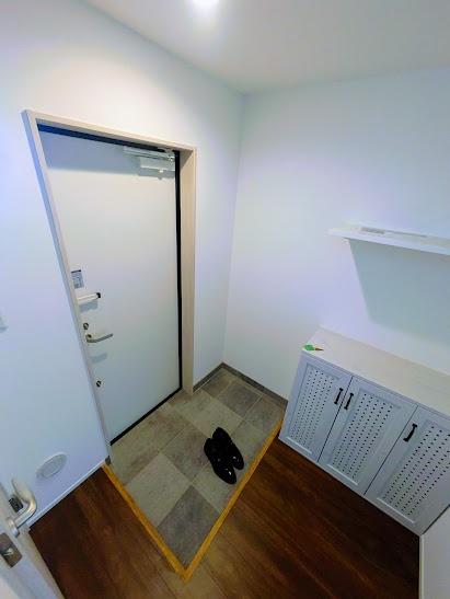 横浜市保土ケ谷区川島町のテラスハウス(玄関)