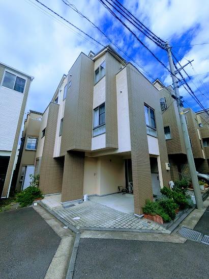 横浜市神奈川区七島町の貸家