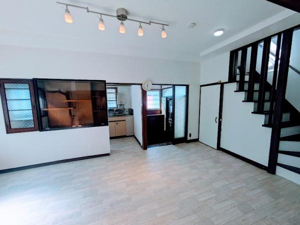 横浜市西区久保町の貸家