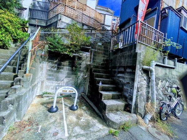 横浜市西区久保町の貸家