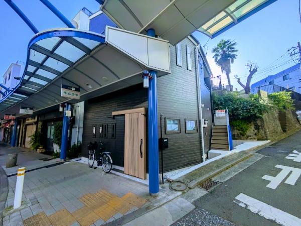 横浜市西区中央２丁目のテラスハウス