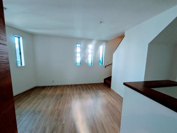 横浜市西区中央２丁目のテラスハウス