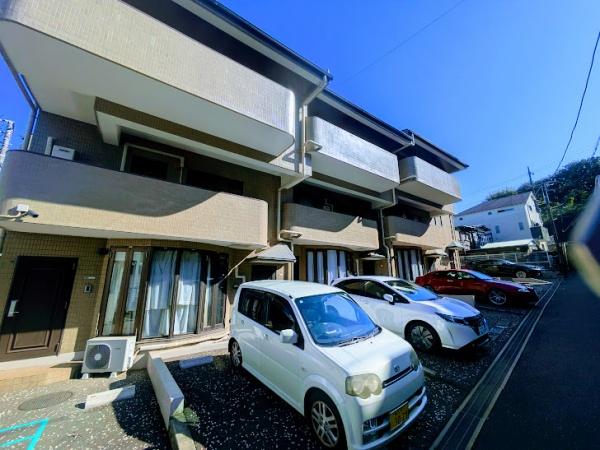 横浜市神奈川区高島台のテラスハウス