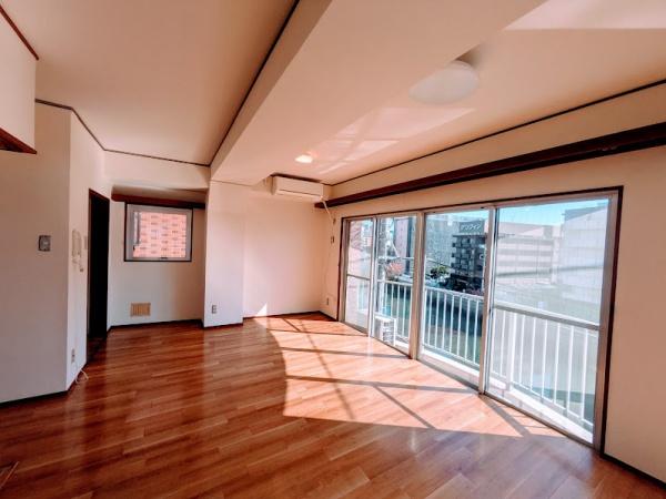 横浜市西区浅間町２丁目のマンション