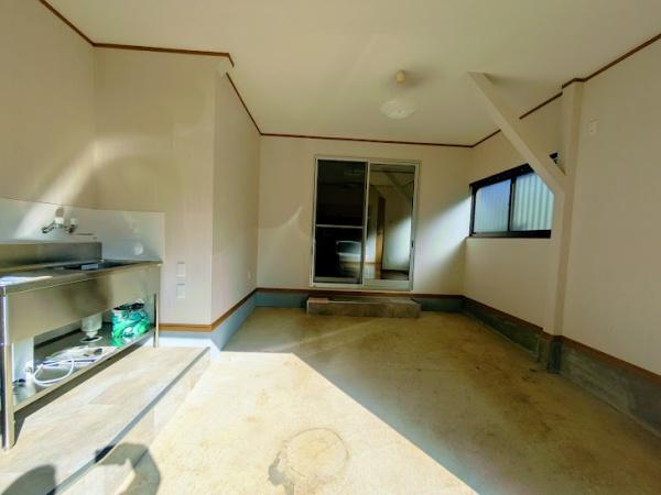 横浜市神奈川区菅田町の貸家