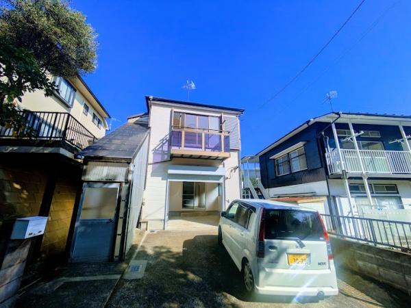 横浜市神奈川区菅田町の貸家