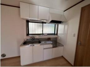 横浜市神奈川区菅田町の貸家