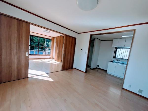 横浜市神奈川区菅田町の貸家