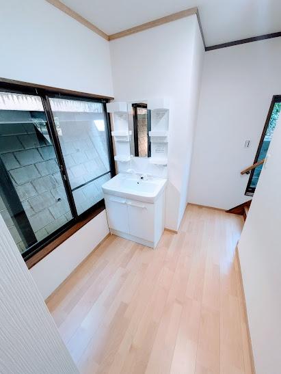 横浜市神奈川区菅田町の貸家