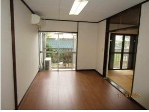 横浜市神奈川区西寺尾４丁目のテラスハウス