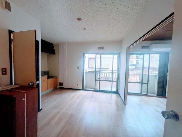 横浜市南区六ツ川２丁目のアパート