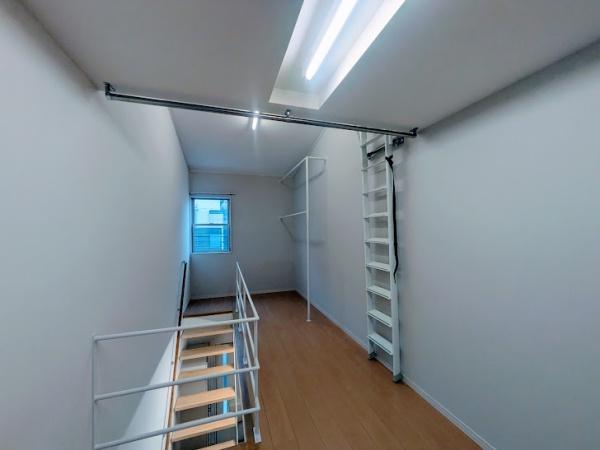 横浜市西区浅間町３丁目のテラスハウス