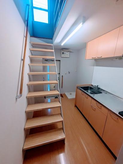 横浜市西区浅間町３丁目のテラスハウス