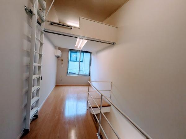 横浜市西区浅間町３丁目のテラスハウス