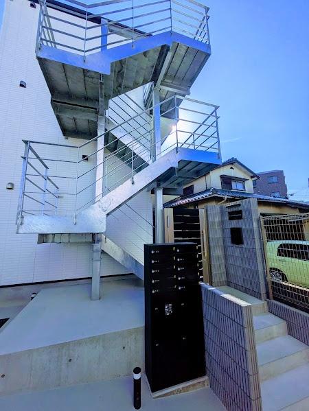 横浜市神奈川区三ツ沢西町のアパート