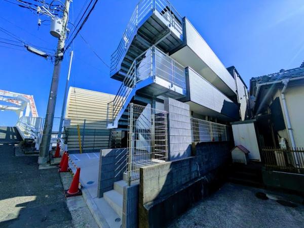 横浜市神奈川区三ツ沢西町のアパート