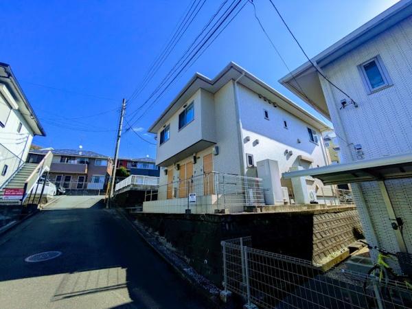 横浜市神奈川区三枚町のアパート