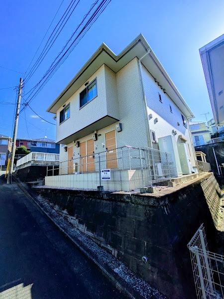 横浜市神奈川区三枚町のアパート