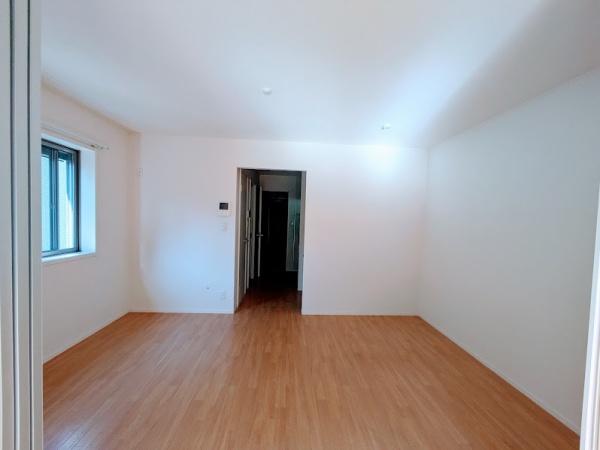 横浜市神奈川区三枚町のアパート