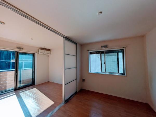 横浜市神奈川区三枚町のアパート