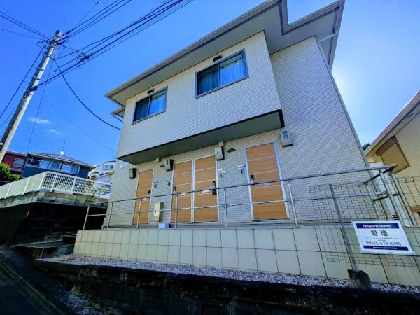 横浜市神奈川区三枚町のアパート