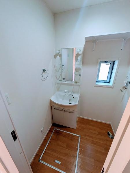 横浜市神奈川区三枚町のアパート