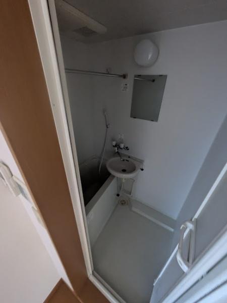 横浜市神奈川区栄町のアパート