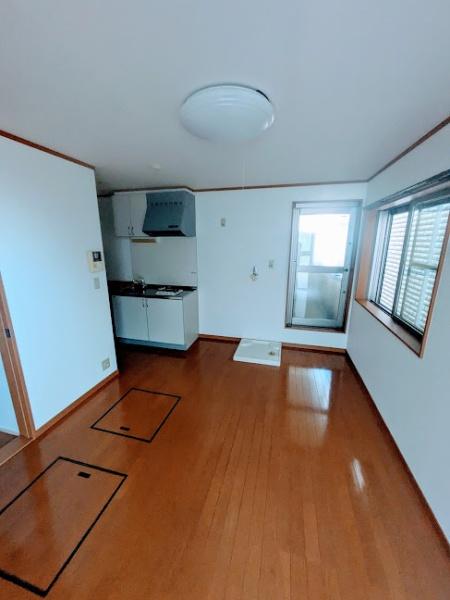 横浜市神奈川区栄町のアパート