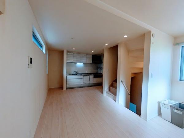 横浜市西区浜松町の貸家