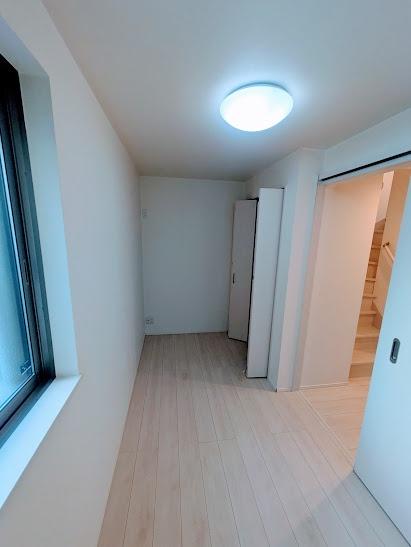 横浜市西区浜松町の貸家