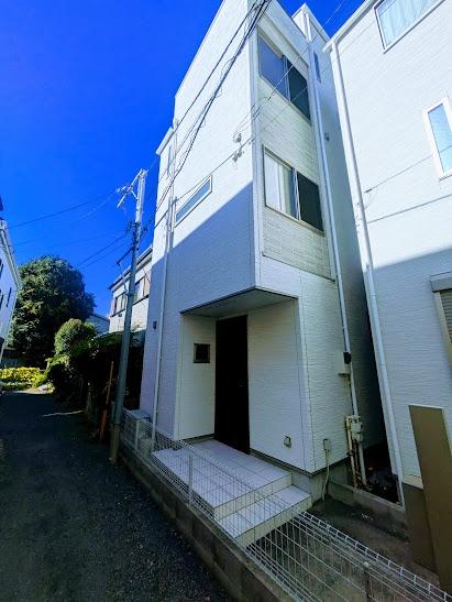 横浜市西区浜松町の貸家