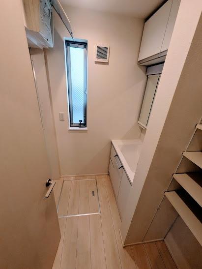 横浜市西区浜松町の貸家