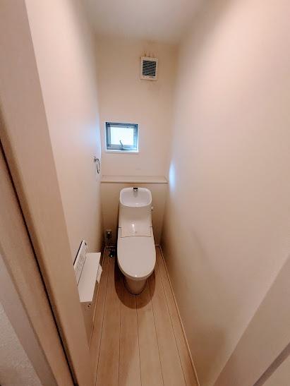 横浜市西区浜松町の貸家